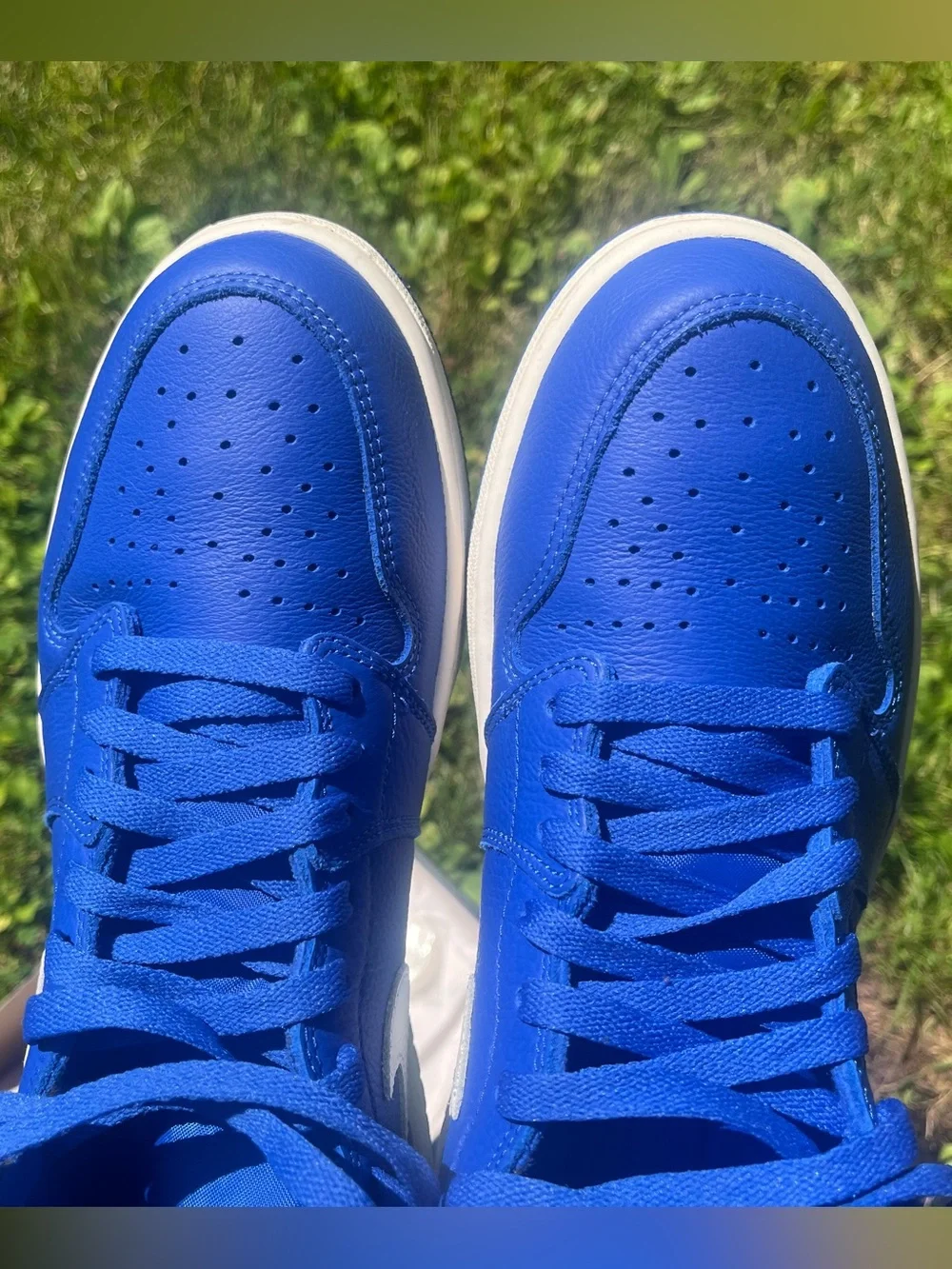Jordan 1 High OG Hyper Royal Size 10.5M